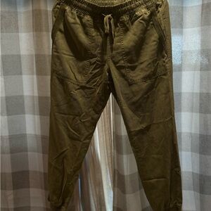 Zara Women's Olive Cargo Pants